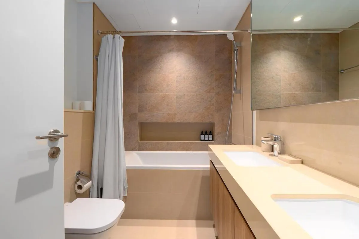 Downtown Views II 2 Bedroom Apartment Next To Dubai Mall