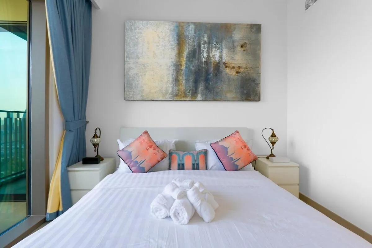 Downtown Views II 2 Bedroom Apartment Next To Dubai Mall